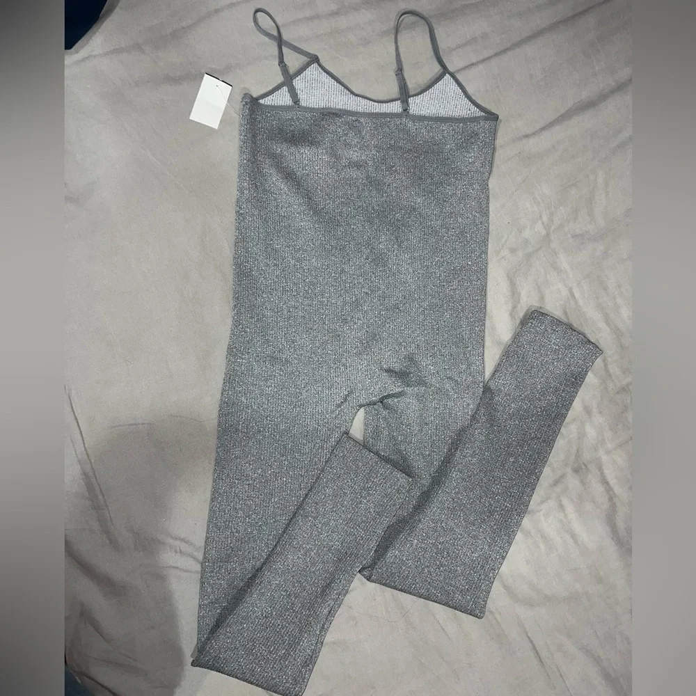 Gray jumpsuit - Picture 2 of 2